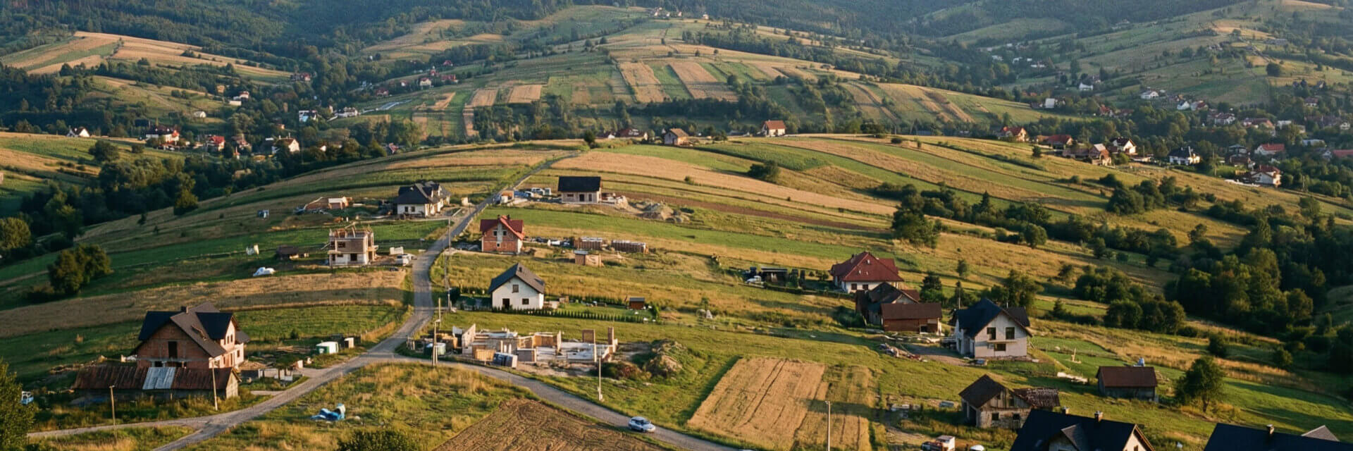 Gdzie działki w gminie Myślenice są najtańsze – analiza 2025–2026